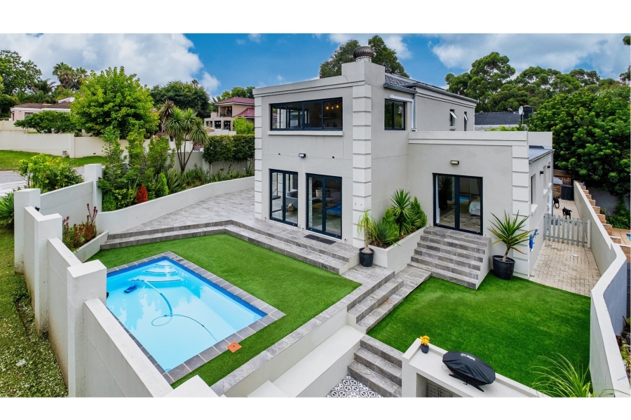 4 Bedroom Property for Sale in Heatherlands Western Cape